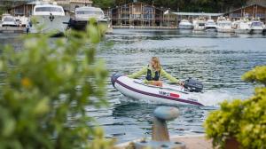 2017_Yamaha_F4_EU_NA_Static_001__1497007884_773